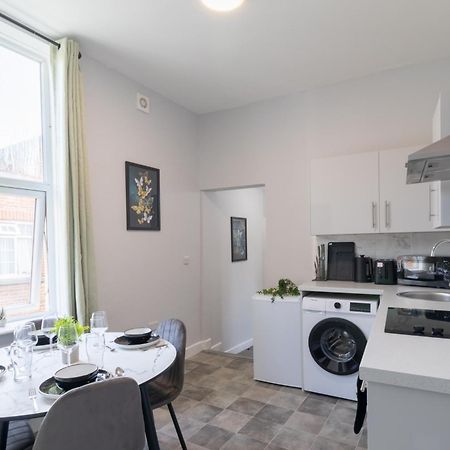 Open Mind Property - Apartment With 2 Double Beds Portsmouth Exterior photo