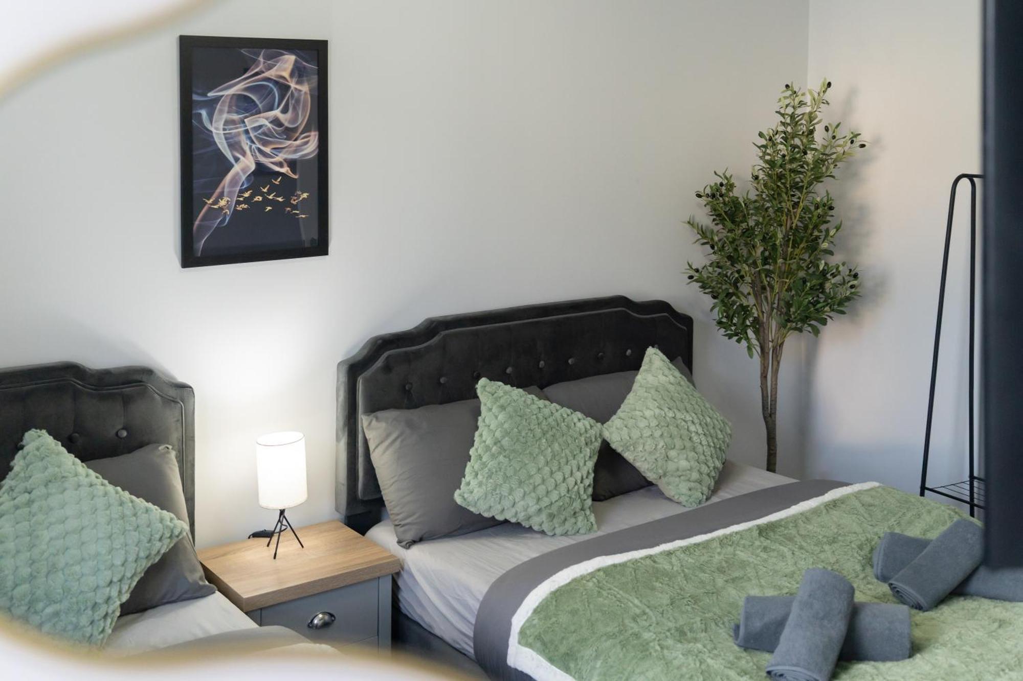 Open Mind Property - Apartment With 2 Double Beds Portsmouth Exterior photo
