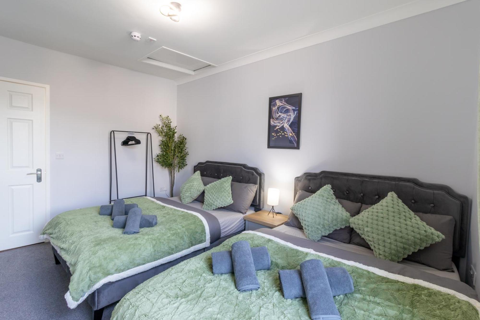 Open Mind Property - Apartment With 2 Double Beds Portsmouth Exterior photo